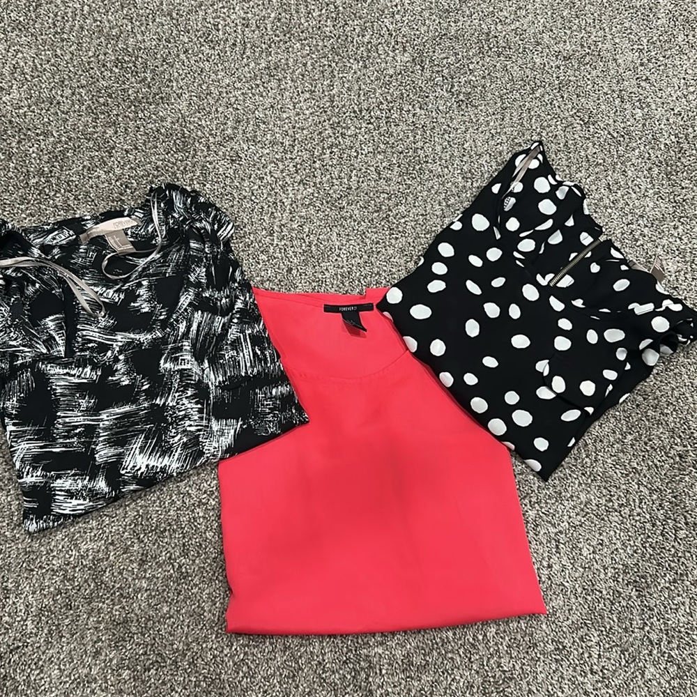 Women’s Forever 21 dress shirts